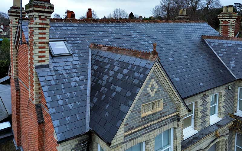 Tiled Roofs, Slate Roofs and Modern Roofing Materials