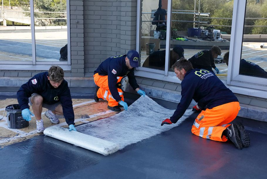 R W Roofing Reading Team Image